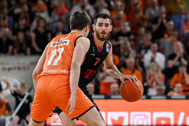 现任伯恩利 现任伯恩利